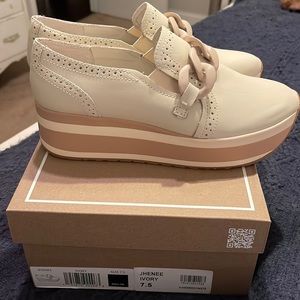 Dolce Vita Jhenee Sneakers